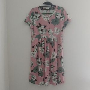 NWT Short Sleeves Dress With Pockets